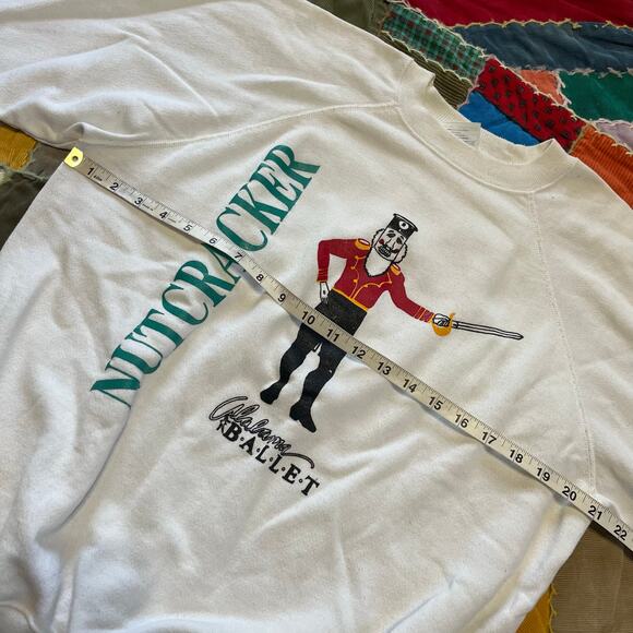 Vintage Alabama Ballet ‘The Nutcracker’ Graphic White Crewneck Large / XL - Picture 4 of 5